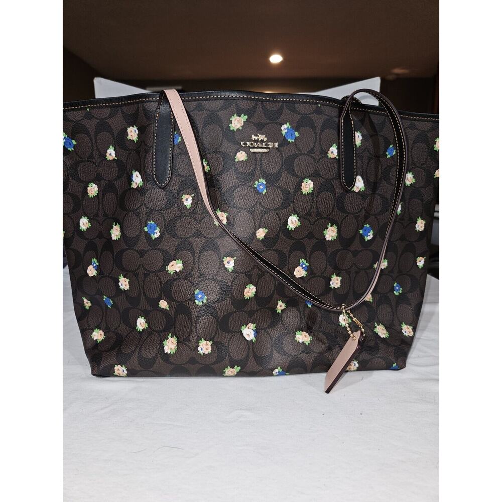 NWOT Coach City Tote In Signature Canvas With Vintage Mini Rose Print